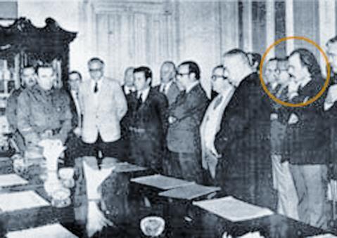 100221_bussi_morales_sola.jpg 100221_bussi_morales_sola.jpg