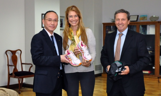 COMENZARON A FABRICAR ZAPATILLAS DEPORTIVAS ASICS EN ARGENTINA